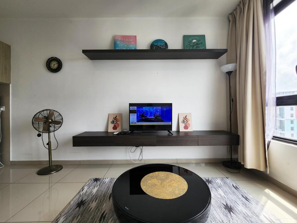 Lavender Suite # Shah Alam I-City Block B Homestay # 2R1B #Free Wifi & Parking Exteriör bild